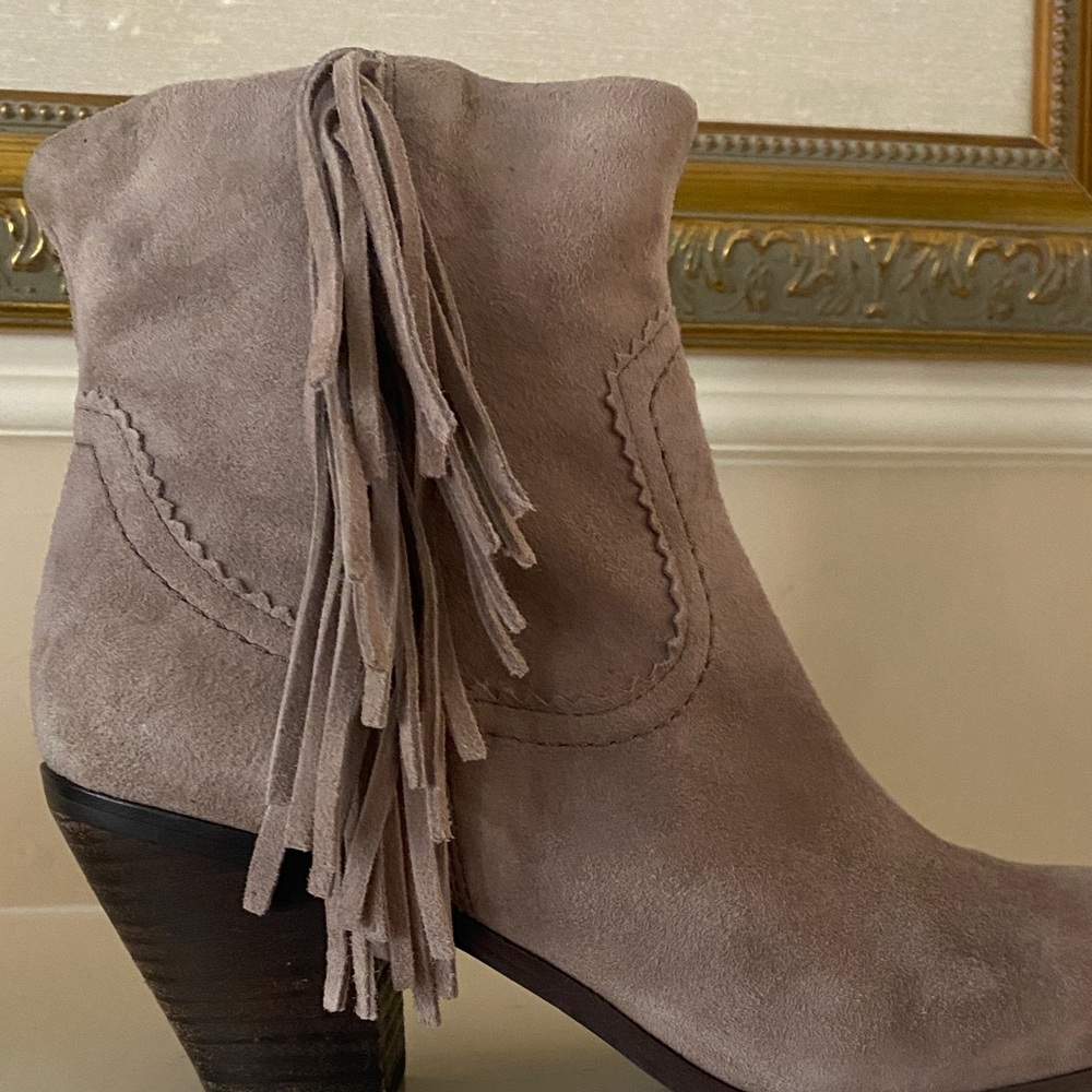 Sam Edelman Taupe Fringe Ankle Booties;Excellent Condition;Beautiful Suede
